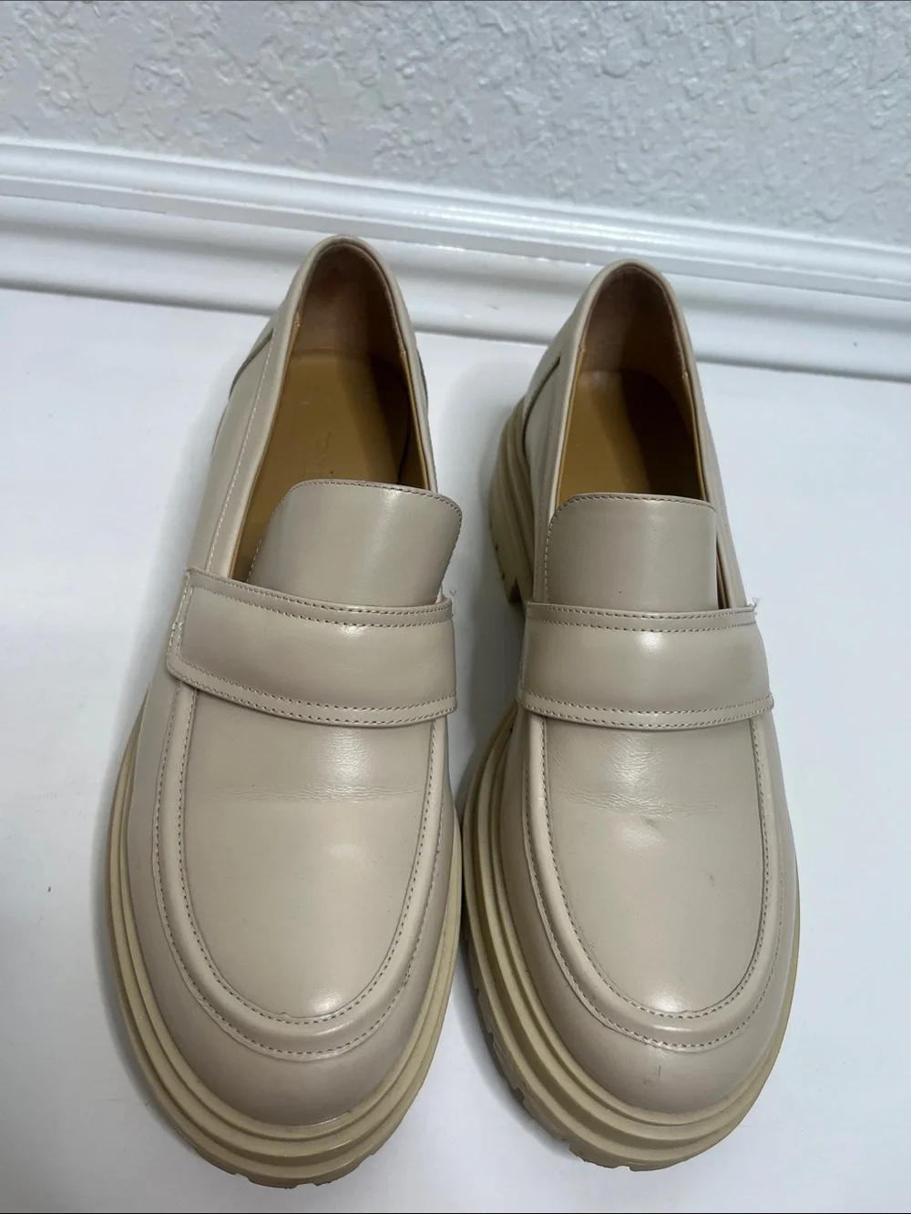 Tony Bianco Wiz Loafer Lug Sole Vanilla Capretto Leather Sz 7.5